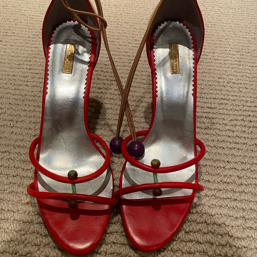 Report Signature heels